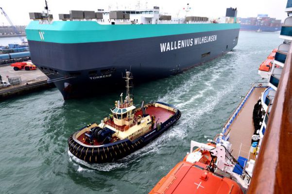 May-2025-WWL-vessel-and-tug