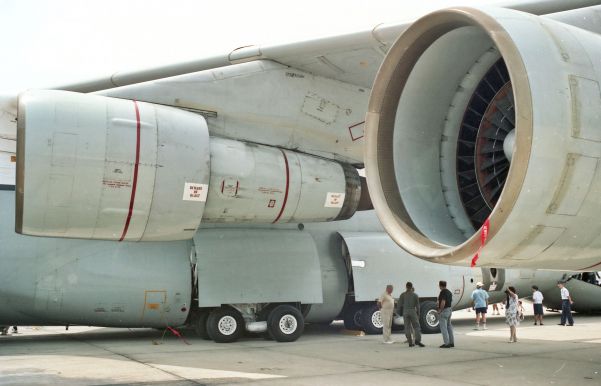 October-Aircraft-up-close